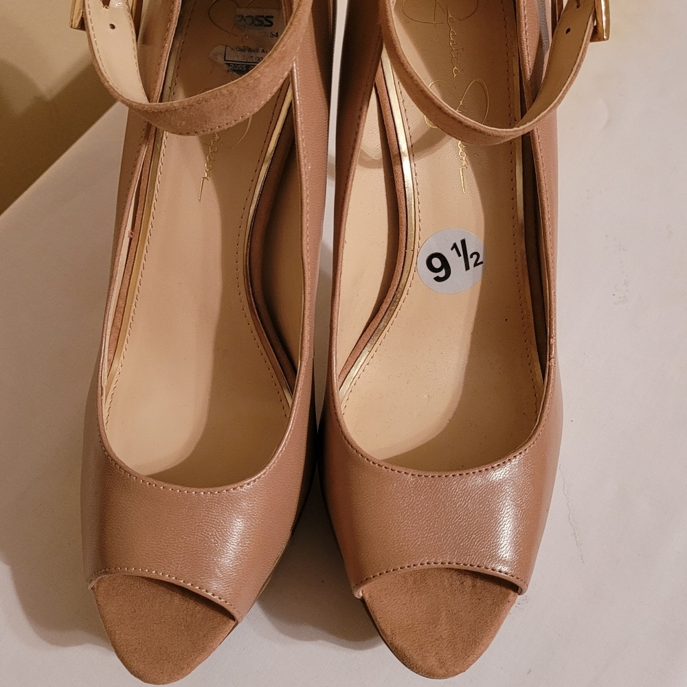 Ladies High Heel platform pump